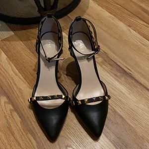 Aldo size 8.5 ankle strap pump with 3.5 inch heel